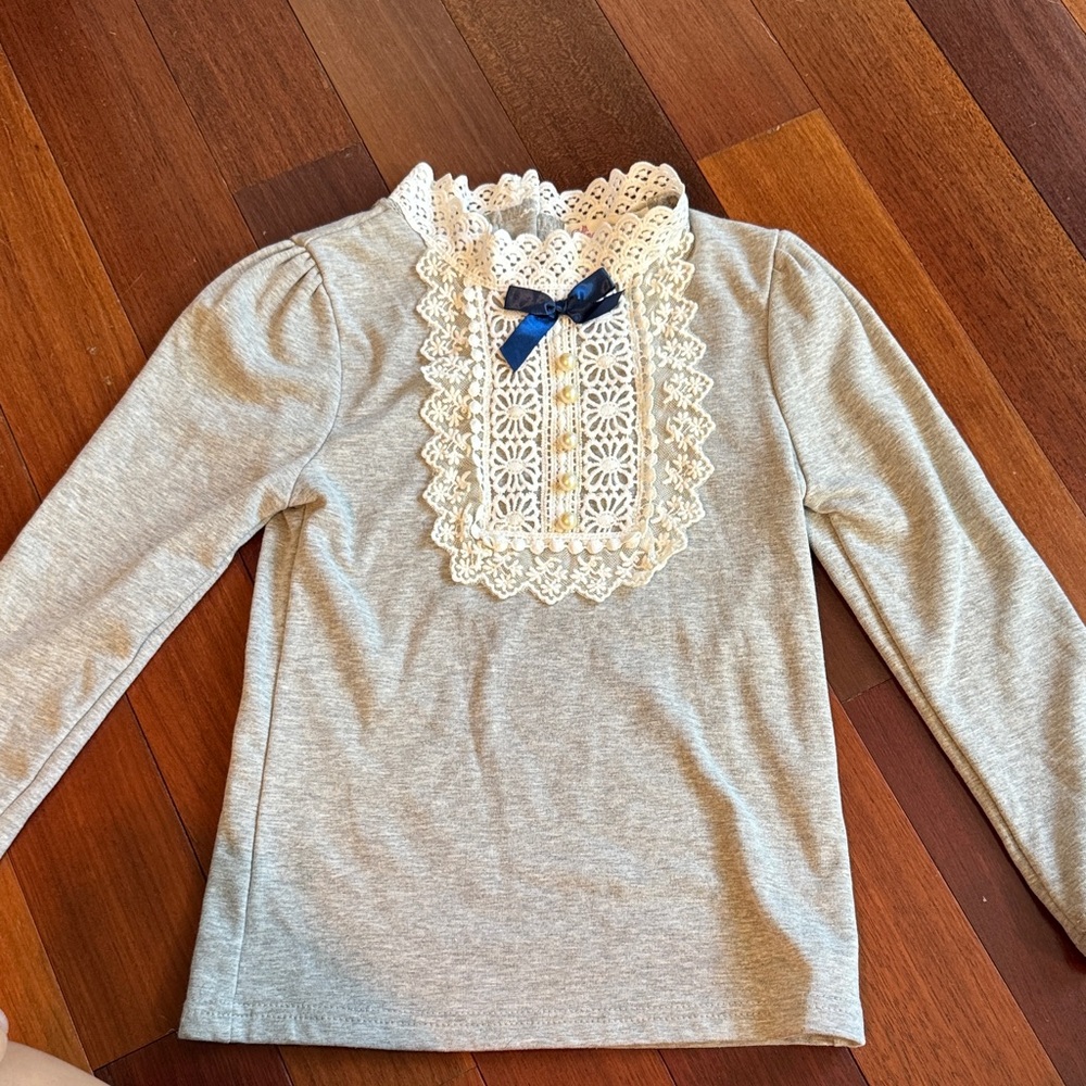 Gray Lace Trim Kids Top size 5/6
